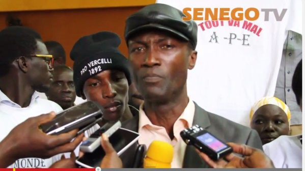 Arrestation des journalistes de L'Obs et du Quotidien: Le Mouvement "Tout val mal" dénonce une prise d'otages avec demande de rançon Arrestation des journalistes de L'Obs et du Quotidien: Le Mouvement "Tout val mal" dénonce une prise d'otages avec demande de rançon