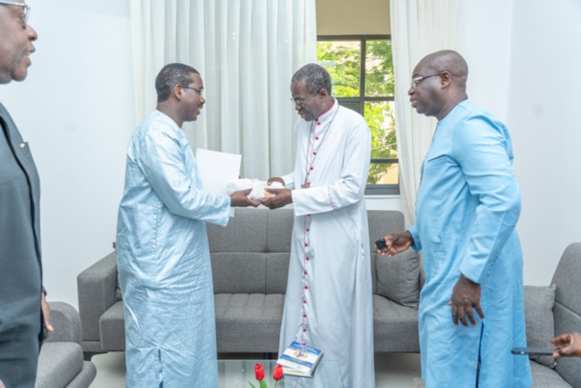 Pèlerinage de Popenguine 2024 : Sonatel renforce son dispositif technique et renouvelle son soutien au comité d’organisation Pèlerinage de Popenguine 2024 : Sonatel renforce son dispositif technique et renouvelle son soutien au comité d’organisation