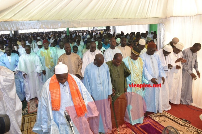 Les images de la prière d' Eid Moubarak à la grande mosquée Masalikoul djin de Dakar. Les images de la prière d' Eid Moubarak à la grande mosquée Masalikoul djin de Dakar.