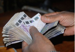 Dakar : un commerçant âgé de 65 ans perd plus de 5 millions dans une affaire de sexe Dakar : un commerçant âgé de 65 ans perd plus de 5 millions dans une affaire de sexe