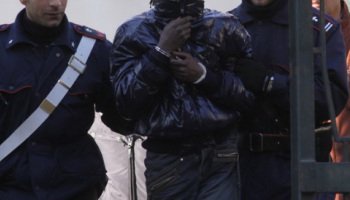 Milan : Un 'Modou-Modou' arrêté pour viol, vols et agressions à main armée Milan : Un 'Modou-Modou' arrêté pour viol, vols et agressions à main armée