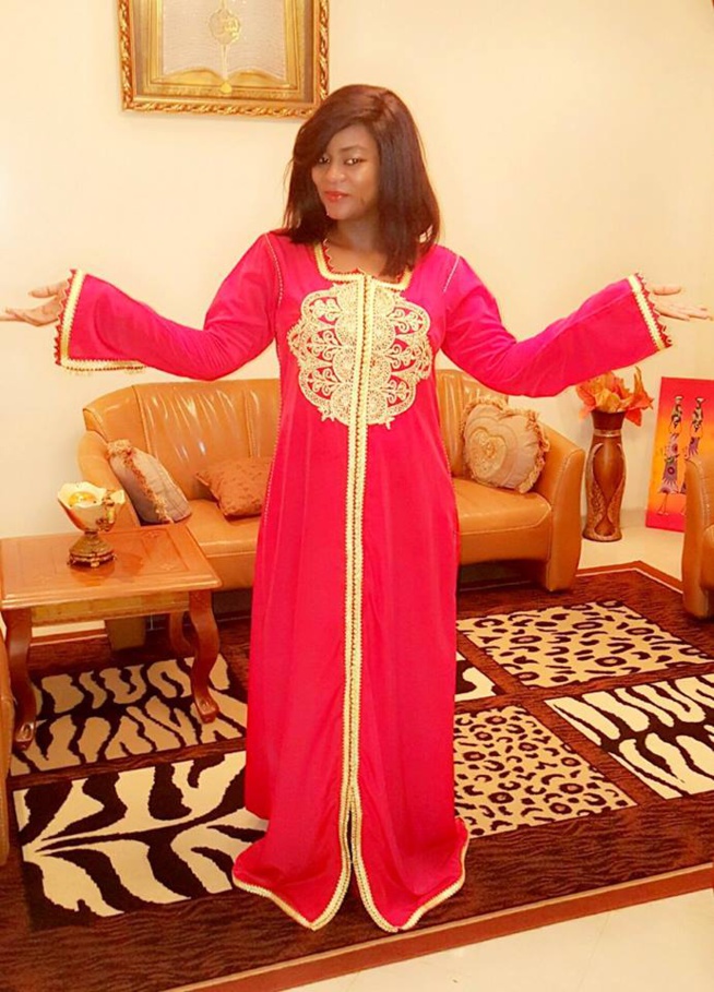 Madame Hig Tech de "yewoulen" sur la TFM Merry Beye toute classe le jour de la korité. Madame Hig Tech de "yewoulen" sur la TFM Merry Beye toute classe le jour de la korité.