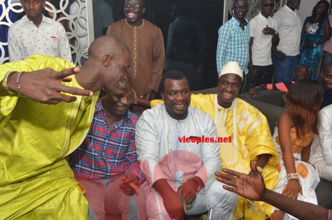 Lendemain korité: Pape Diouf remet le feu au Baramundi et vous donne rendez-vous ce mercredi au Just 4 U. Lendemain korité: Pape Diouf remet le feu au Baramundi et vous donne rendez-vous ce mercredi au Just 4 U.