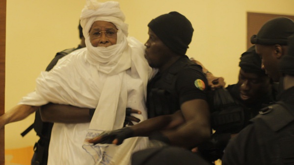 Habré attaque : « C’est une mascarade, une farce. Des valets de l’impérialisme … Des politiciens sénégalais pourris » Habré attaque : « C’est une mascarade, une farce. Des valets de l’impérialisme … Des politiciens sénégalais pourris »