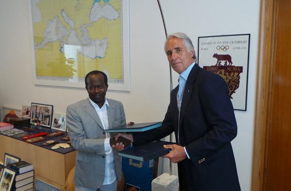 Olympisme – Accord de coopération entre le CNOSS et le CONI : Diagna Ndiaye et Giovanni Malago s’engagent pour 5 ans