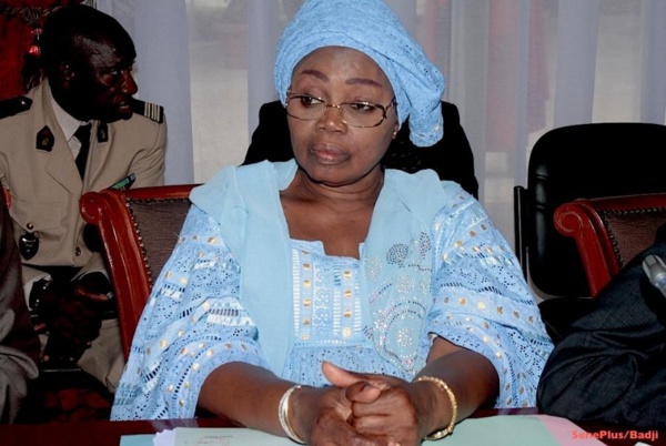 Gestion de l’héritage de feu El Hadji Amadou Badiane : La famille, unie derrière Mariama Badiane, fustige l'attitude de Moustapha Badiane Gestion de l’héritage de feu El Hadji Amadou Badiane : La famille, unie derrière Mariama Badiane, fustige l'attitude de Moustapha Badiane