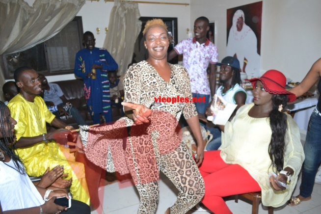 20 Photos Anniversaire: Bébé Basse Diouf offre une surprise à son mari Pape Diouf le jour de son anniversaire 20 Photos Anniversaire: Bébé Basse Diouf offre une surprise à son mari Pape Diouf le jour de son anniversaire