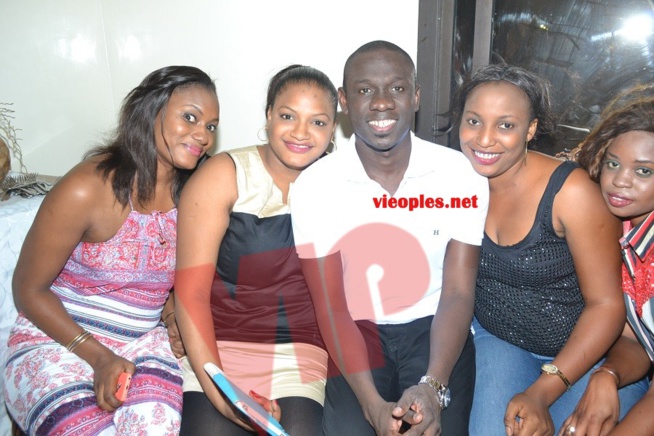 20 Photos Anniversaire: Bébé Basse Diouf offre une surprise à son mari Pape Diouf le jour de son anniversaire 20 Photos Anniversaire: Bébé Basse Diouf offre une surprise à son mari Pape Diouf le jour de son anniversaire