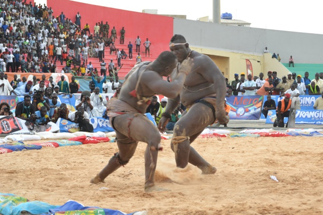 Revivez les images du combat Bombardier Modou Lo comptant pour le drapeau Pape Ndiaye le couturier des chefs d'Etats Revivez les images du combat Bombardier Modou Lo comptant pour le drapeau Pape Ndiaye le couturier des chefs d'Etats