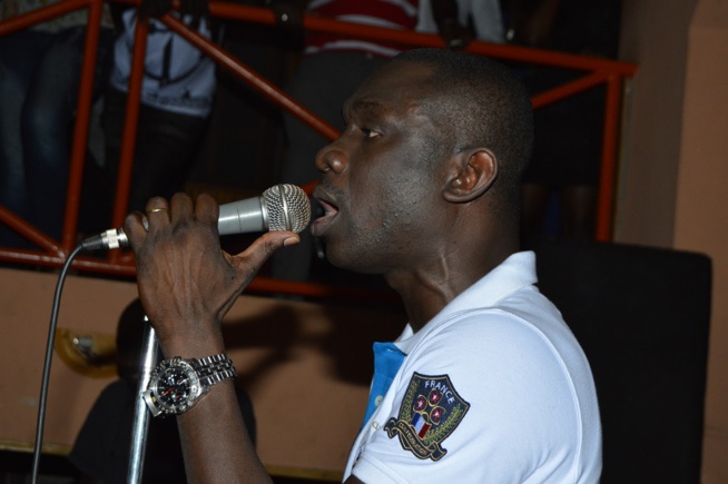 La génération conscient met le feu et casse la baraque au Ravin Night de Guédiawaye. Regardez. La génération conscient met le feu et casse la baraque au Ravin Night de Guédiawaye. Regardez.