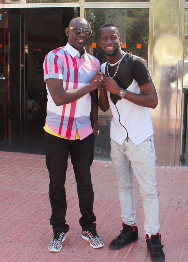 Premières images de Pape Diouf accueillit par les organisateur de l'Européen Tour à Barcelone Premières images de Pape Diouf accueillit par les organisateur de l'Européen Tour à Barcelone