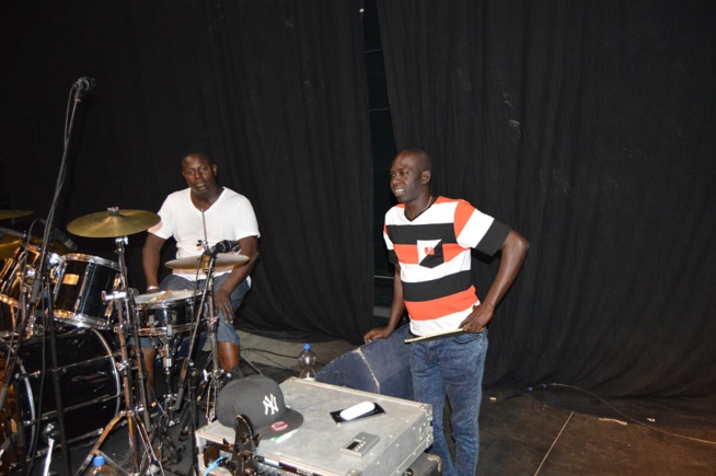 Les premiéres images de la tournée Européenne de Pape Diouf ce samedi 1er Aout à Girona Barcelone. Les premiéres images de la tournée Européenne de Pape Diouf ce samedi 1er Aout à Girona Barcelone.