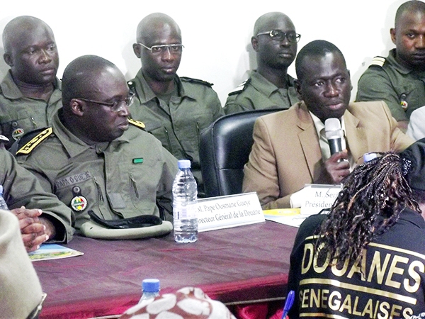 Tournée du Dg des Douanes dans les régions (Centre): Pape Ousmane Guèye tresse des lauriers à Serigne Mboup Tournée du Dg des Douanes dans les régions (Centre): Pape Ousmane Guèye tresse des lauriers à Serigne Mboup