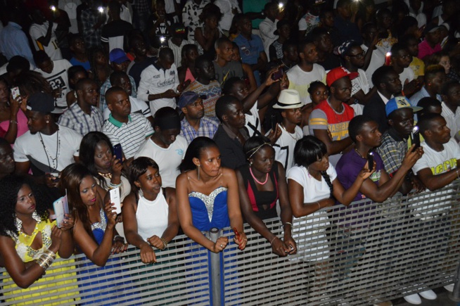 21 IMAGES.En direct de Girona: Pape Diouf inonde les 1800 places de la salle de Mirona. 21 IMAGES.En direct de Girona: Pape Diouf inonde les 1800 places de la salle de Mirona.