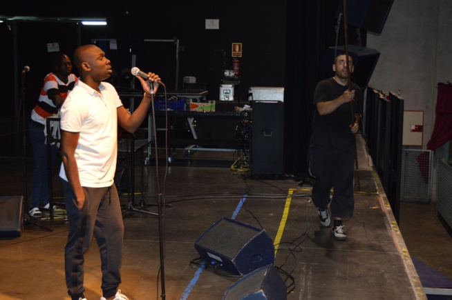 Images: Pape Diouf et la génération consciente enflamment l'Espagne et descendent sur Bruxelles ce samedi 08 Août. Images: Pape Diouf et la génération consciente enflamment l'Espagne et descendent sur Bruxelles ce samedi 08 Août.