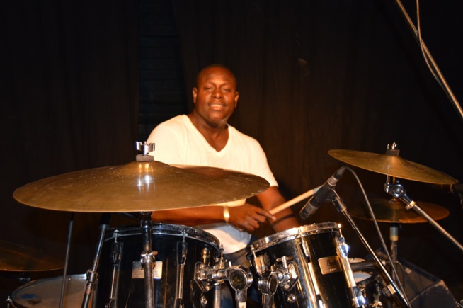 Images: Pape Diouf et la génération consciente enflamment l'Espagne et descendent sur Bruxelles ce samedi 08 Août. Images: Pape Diouf et la génération consciente enflamment l'Espagne et descendent sur Bruxelles ce samedi 08 Août.