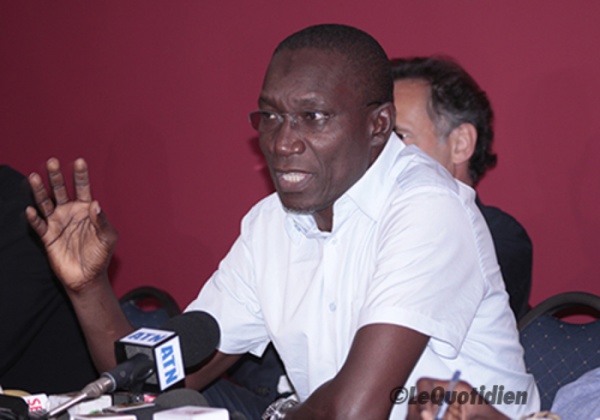 Me Amadou Sall s'attaque encore au Président: "Macky Sall est sourd, muet, aveugle..." Me Amadou Sall s'attaque encore au Président: "Macky Sall est sourd, muet, aveugle..."