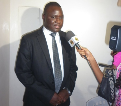 Commissariat central de Dakar : Venue rendre visite à leur camarade arrêté, une délégation de Rewmi éconduite par les policiers Commissariat central de Dakar : Venue rendre visite à leur camarade arrêté, une délégation de Rewmi éconduite par les policiers