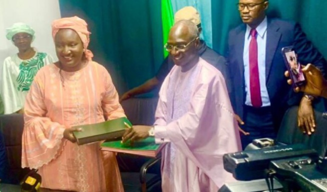 Activités de vacances : les ministres Mabouba Diagne et Khady Diène Gaye réinventent les vacances citoyennes Activités de vacances : les ministres Mabouba Diagne et Khady Diène Gaye réinventent les vacances citoyennes