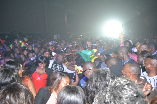 Souvenir: Pape Diouf dans la chaleur des Docks de Pullman, revivez les moments forts du concert et vous donne rendez-vous ce samedi 08 août à la Bodega de Bruxelles Souvenir: Pape Diouf dans la chaleur des Docks de Pullman, revivez les moments forts du concert et vous donne rendez-vous ce samedi 08 août à la Bodega de Bruxelles