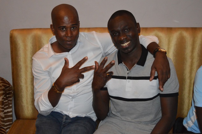 Les premières images de l'arrivé de Pape Diouf à Bruxelles juste avec le grand show au Bodega . Regardez Les premières images de l'arrivé de Pape Diouf à Bruxelles juste avec le grand show au Bodega . Regardez