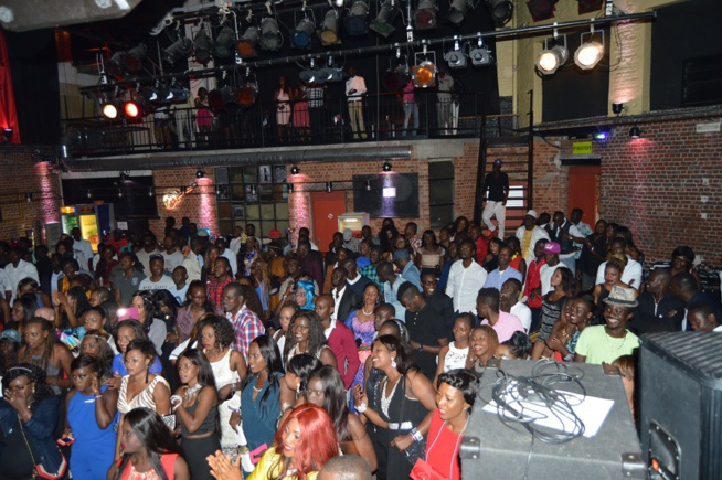 IMAGES EUROPÉEN TOUR: Dans une chaude ambiance Pape Diouf remet le feu à la salle Bodega de Bruxelles. Regardez IMAGES EUROPÉEN TOUR: Dans une chaude ambiance Pape Diouf remet le feu à la salle Bodega de Bruxelles. Regardez
