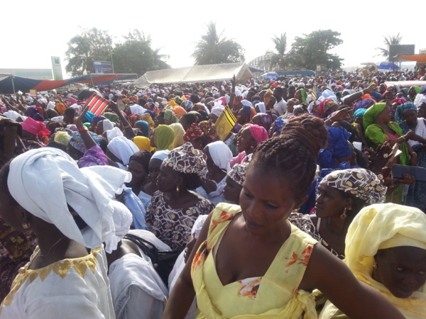 Macky Sall débloque 600 millions pour les femmes de Saint-Louis Macky Sall débloque 600 millions pour les femmes de Saint-Louis