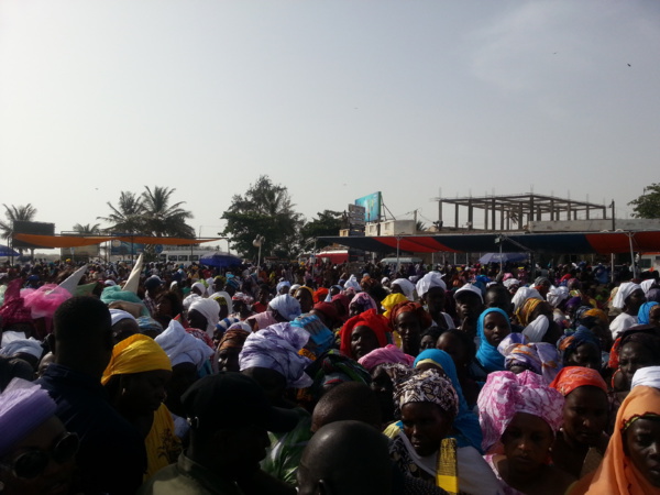 Macky Sall débloque 600 millions pour les femmes de Saint-Louis Macky Sall débloque 600 millions pour les femmes de Saint-Louis