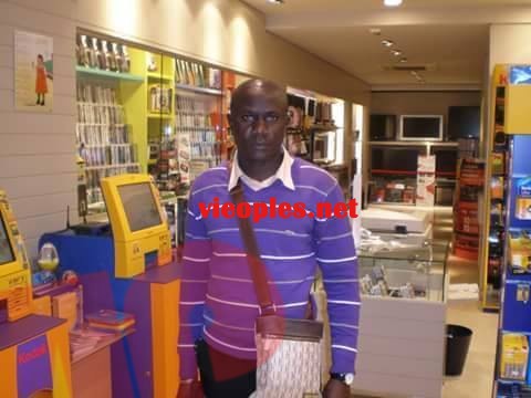 Mor Sylla le sénégalais mort en Espagne selon des témoins poussé par la police Espagnole. Mor Sylla le sénégalais mort en Espagne selon des témoins poussé par la police Espagnole.