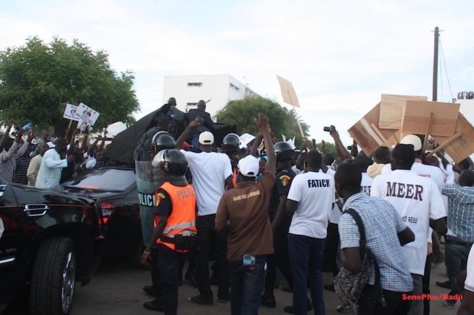 Caillassage du cortège de Macky Sall : Le Rassemblement des étudiants des partis politiques et de la Société civile condamnent et demandent pardon Caillassage du cortège de Macky Sall : Le Rassemblement des étudiants des partis politiques et de la Société civile condamnent et demandent pardon