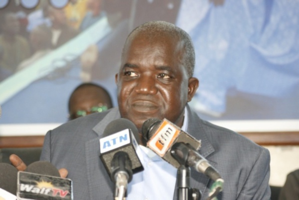 Oumar Sarr attaque Macky Sall: "Le président de l’APR est un bon comédien. Il veut négocier..." Oumar Sarr attaque Macky Sall: "Le président de l’APR est un bon comédien. Il veut négocier..."