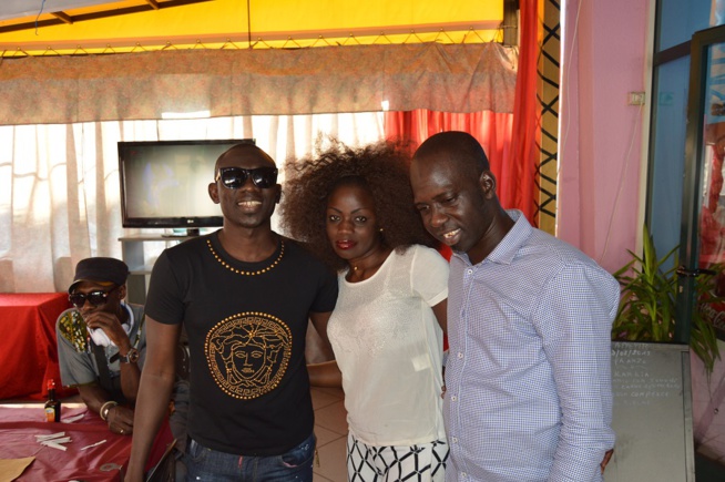 Photos + vidéo . Arrivée de la génération consciente de Pape Diouf en Italie pour le grand bégué de Brescia ce vendredi 14 Août à la Discotéca The World. Regardez l'ambiance à l'aéroport de Malpensa Photos + vidéo . Arrivée de la génération consciente de Pape Diouf en Italie pour le grand bégué de Brescia ce vendredi 14 Août à la Discotéca The World. Regardez l'ambiance à l'aéroport de Malpensa