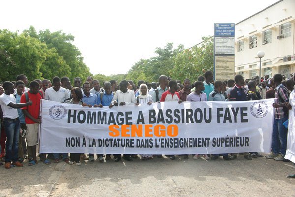 Il y a un an disparaissait l’étudiant Bassirou Faye: Pèlerinage et récital de Coran au Campus Il y a un an disparaissait l’étudiant Bassirou Faye: Pèlerinage et récital de Coran au Campus