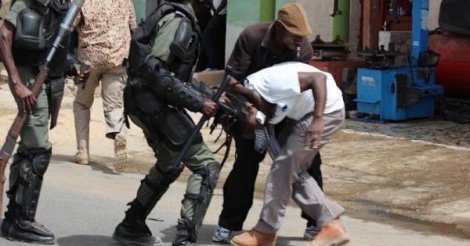 Émouvantes confidences d’un étudiant agressé par des policiers à l’Ucad : « Ils me battaient à coups de matraque en m’insultant » Émouvantes confidences d’un étudiant agressé par des policiers à l’Ucad : « Ils me battaient à coups de matraque en m’insultant »