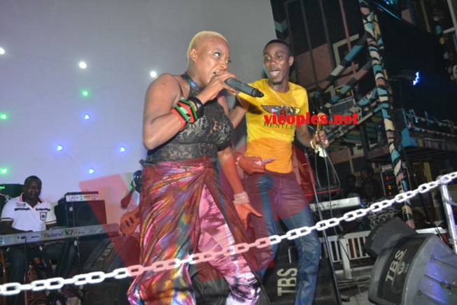 Waly Seck enflamme le Penc Mi . Revivez en images les temps forts. Waly Seck enflamme le Penc Mi . Revivez en images les temps forts.