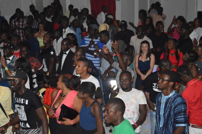 Européen Tour: Live Biir Brescia14 Aout Pape Diouf et la génération consciente enflamment l'Italie. Regardez Européen Tour: Live Biir Brescia14 Aout Pape Diouf et la génération consciente enflamment l'Italie. Regardez