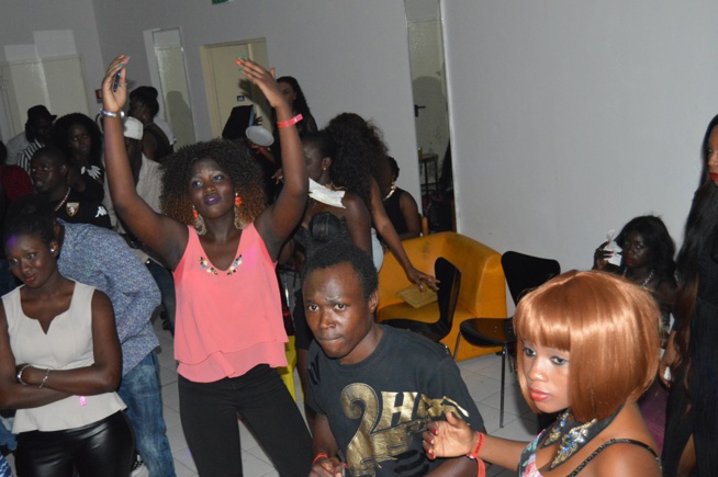 Européen Tour: Live Biir Brescia14 Aout Pape Diouf et la génération consciente enflamment l'Italie. Regardez Européen Tour: Live Biir Brescia14 Aout Pape Diouf et la génération consciente enflamment l'Italie. Regardez