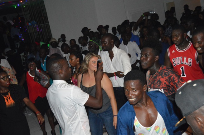 Européen Tour: Live Biir Brescia14 Aout Pape Diouf et la génération consciente enflamment l'Italie. Regardez Européen Tour: Live Biir Brescia14 Aout Pape Diouf et la génération consciente enflamment l'Italie. Regardez