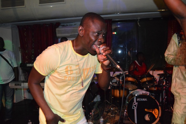 Européen Tour: Live Biir Brescia14 Aout Pape Diouf et la génération consciente enflamment l'Italie. Regardez Européen Tour: Live Biir Brescia14 Aout Pape Diouf et la génération consciente enflamment l'Italie. Regardez