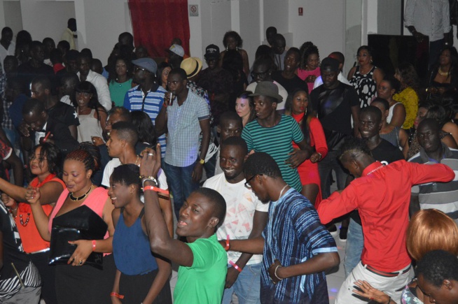 Européen Tour: Live Biir Brescia14 Aout Pape Diouf et la génération consciente enflamment l'Italie. Regardez Européen Tour: Live Biir Brescia14 Aout Pape Diouf et la génération consciente enflamment l'Italie. Regardez