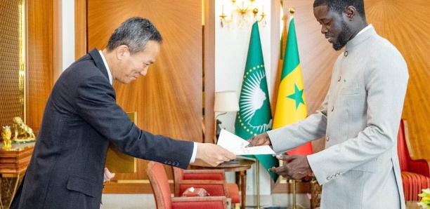 Les ambassadeurs de Colombie et de Corée présentent leurs lettres de créance Les ambassadeurs de Colombie et de Corée présentent leurs lettres de créance