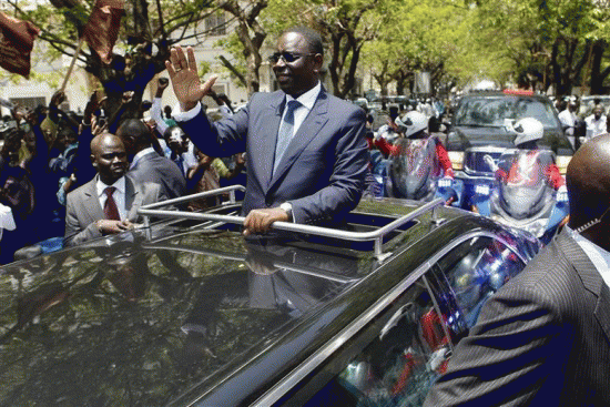 Inondations, coupures de courant, difficultés économiques: Les populations trinquent, Macky Sall recrute… Inondations, coupures de courant, difficultés économiques: Les populations trinquent, Macky Sall recrute…