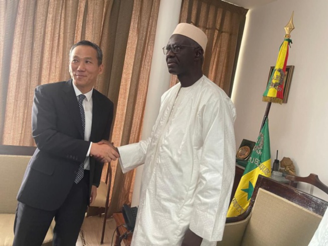 Amadou Mame Diop accueille Hyukwon Kwon : Une nouvelle ère pour les relations sénégalo-coréennes Amadou Mame Diop accueille Hyukwon Kwon : Une nouvelle ère pour les relations sénégalo-coréennes