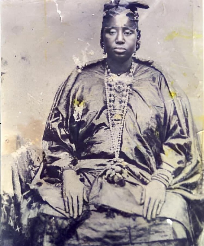 Histoire du Sénégal : à la découverte de Soukeyna Konaré, la femme qui a impulsé le premier président de l’Assemblée Nationale…. Histoire du Sénégal : à la découverte de Soukeyna Konaré, la femme qui a impulsé le premier président de l’Assemblée Nationale….