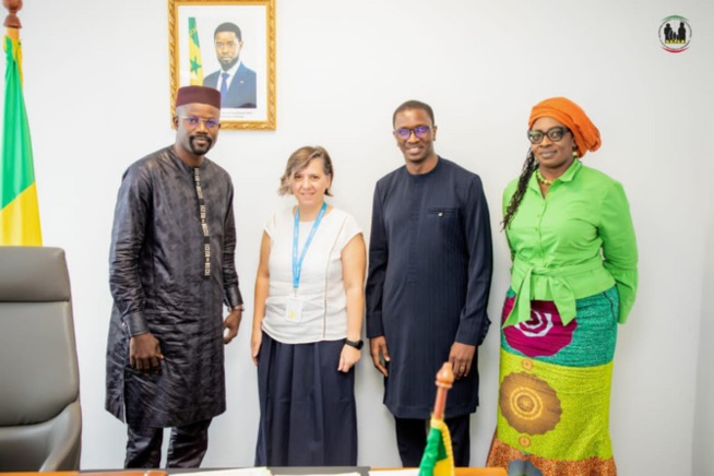 Partenariat Stratégique: Matar Sene et UNICEF Discutent de l'Avancement du Cash Transfert Éducation" Partenariat Stratégique: Matar Sene et UNICEF Discutent de l'Avancement du Cash Transfert Éducation"