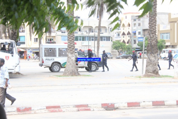 Ça chauffe à la place de l’Obelisque : Trois personnes arrêtées dont Pape Samba Mboup et Marie Aw Ça chauffe à la place de l’Obelisque : Trois personnes arrêtées dont Pape Samba Mboup et Marie Aw