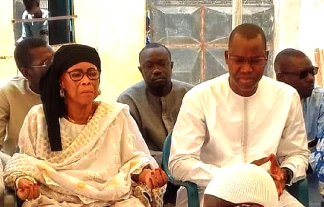 Décès de Maman Adja Garmy Fall : Thiès perd une figure politique emblématique Décès de Maman Adja Garmy Fall : Thiès perd une figure politique emblématique