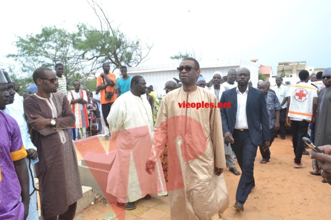 Lévé du corps de Doudou Ndiaye Coumba Rose qui repose désormais à Yoff. Lévé du corps de Doudou Ndiaye Coumba Rose qui repose désormais à Yoff.