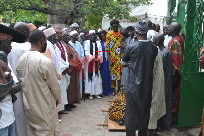 Lévé du corps de Doudou Ndiaye Coumba Rose qui repose désormais à Yoff. Lévé du corps de Doudou Ndiaye Coumba Rose qui repose désormais à Yoff.