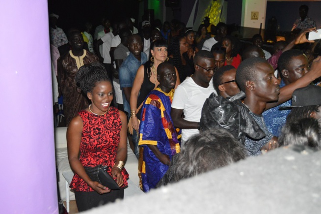 EUROPEAN TOUR: Pape Diouf , premier artiste Sénégalais dans la chaleur d'Ibiza une ville touristique d'Espagne EUROPEAN TOUR: Pape Diouf , premier artiste Sénégalais dans la chaleur d'Ibiza une ville touristique d'Espagne